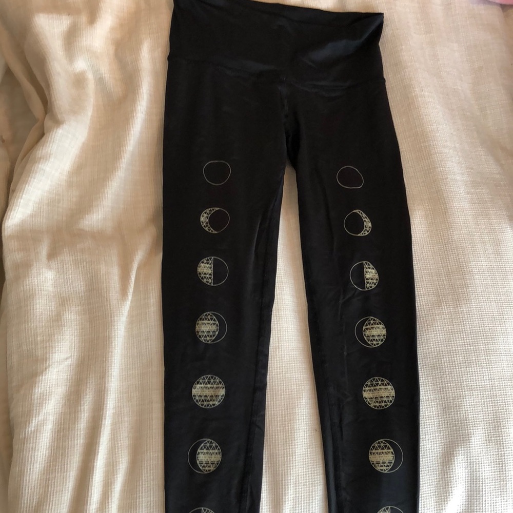 Small teeki eclipse leggings